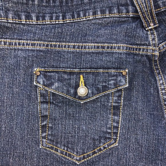 Levis Jeans Womens 12 Stretch Flap Pockets Medium Wash Blue Denim Mid Rise - Picture 12 of 12